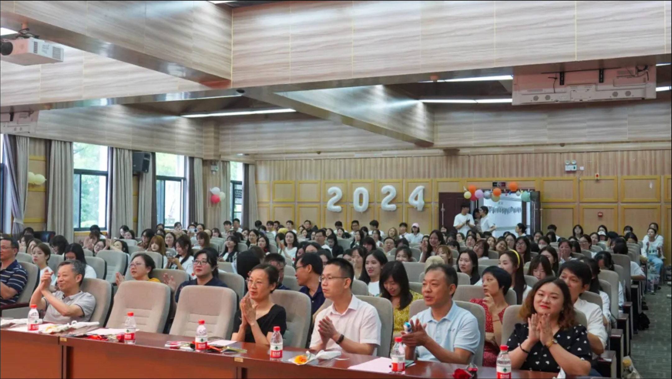 毕业季 | 新闻与传播学院2024届毕业仪式隆重举行