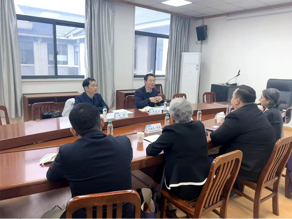 学院教师与多国学者共商亚洲价值观周边传播